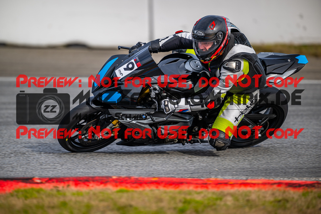 MaZZes_Fotomatrix_20240317_6021986_4949 | Fotograf Mathias Schmid
Sportfotograf,
Eventfotograf,
Hochzeitsfotograf,
Portraitfotograf