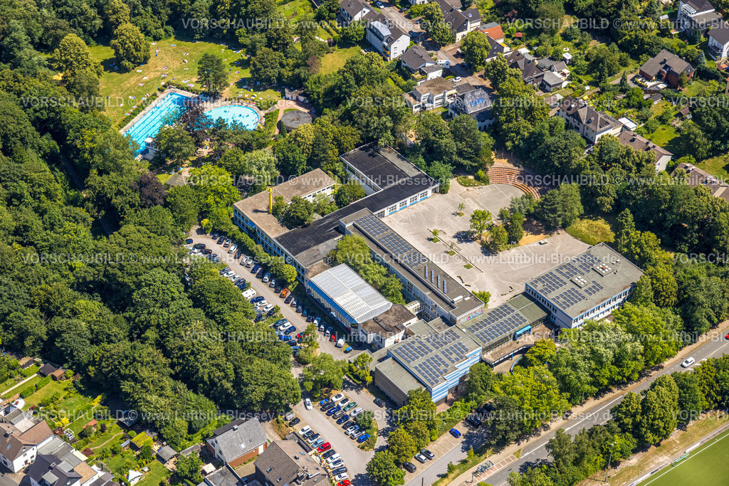 Hattingen230708346 | Luftbild, Freibad, Gesamtschule Hattingen-Welper mit Solardach, Marxstraße, Welper, Hattingen, Ruhrgebiet, Nordrhein-Westfalen, Deutschland