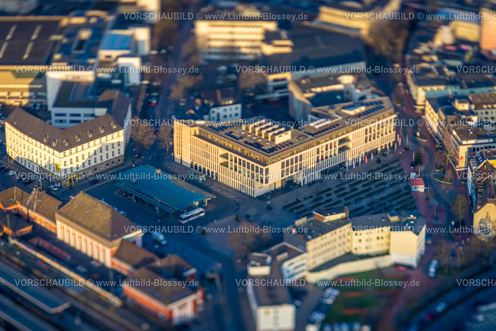 Hamm241201292 | ACHTUNG Fotos mit durch Tilttechnik objektivseits erzeugter partieller Unschärfe, Luftbild, Bahnhofsvorplatz Platz der Deutschen Einheit mit VHS, Stadtbücherei und Heinrich-von-Kleist-Forum, Mitte, Hamm, Ruhrgebiet, Nordrhein-Westfalen, Deutschland