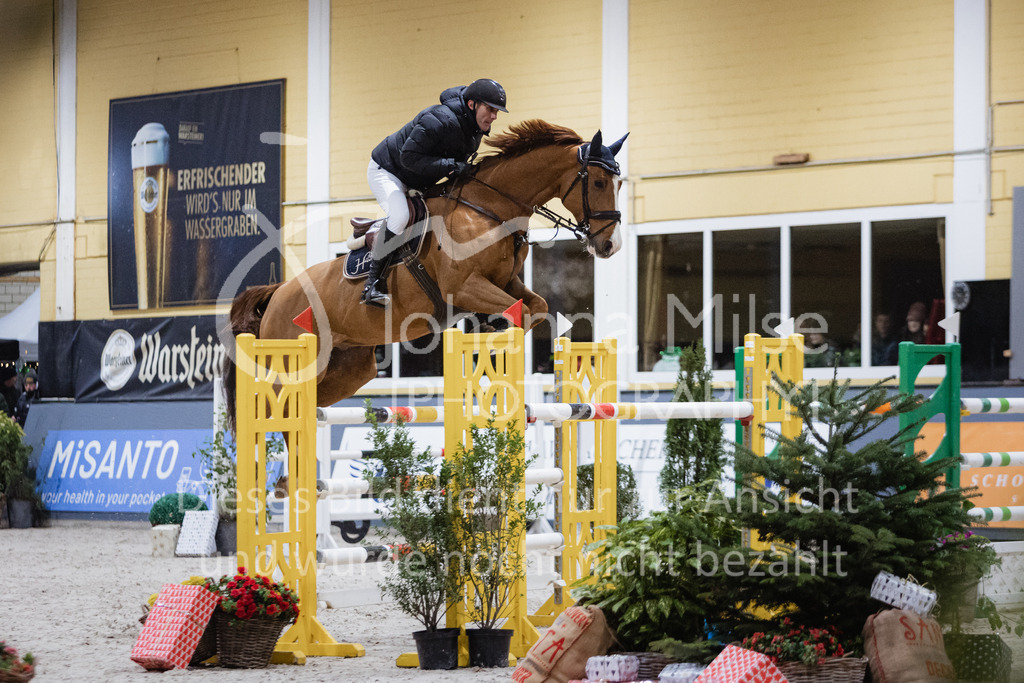 221217_Warstein_GP-204 | Deine schönsten Turniermomente als professionelle Fotos! Entdecke hochwertige Pferdesport-Fotografie im Online-Shop. Jetzt Fotos finden & bestellen!