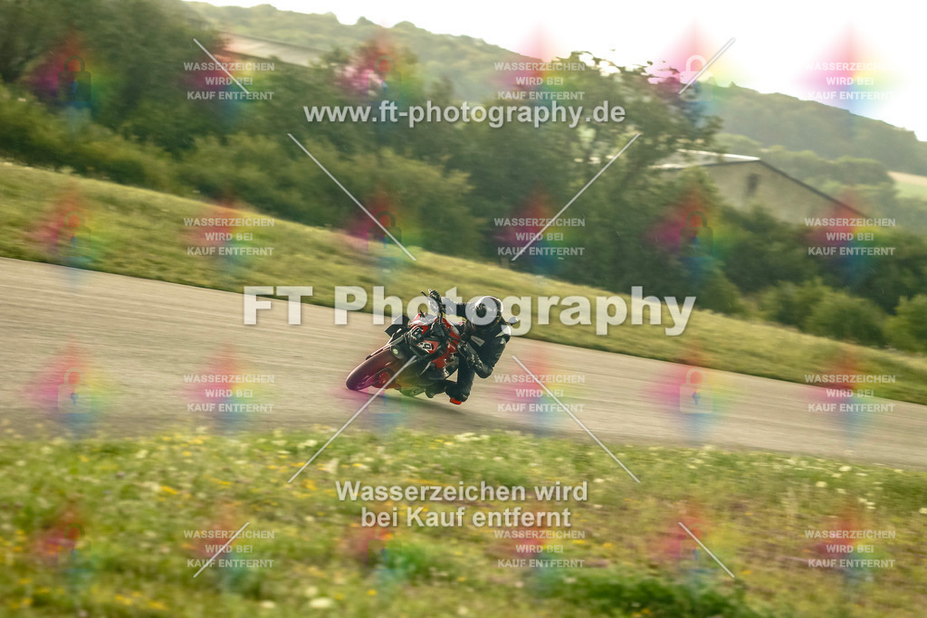 Chambley Juli-3389 | Hier findet Ihr Bilder von Touristenfahrten auf der Nürburgring Nordschleife oder von anderen Veranstaltungen die ich besucht habe. Viel Spass beim Durch Schauen 