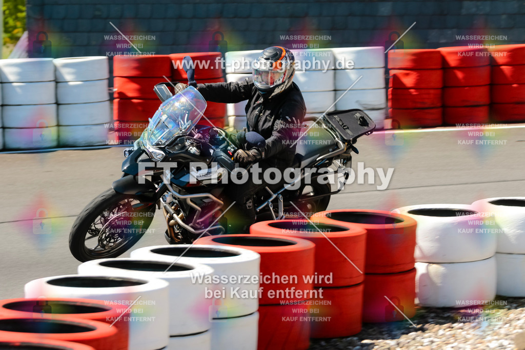 Moto-TeamOBK-22477 | Hier findet Ihr Bilder von Touristenfahrten auf der Nürburgring Nordschleife oder von anderen Veranstaltungen die ich besucht habe. Viel Spass beim Durch Schauen 