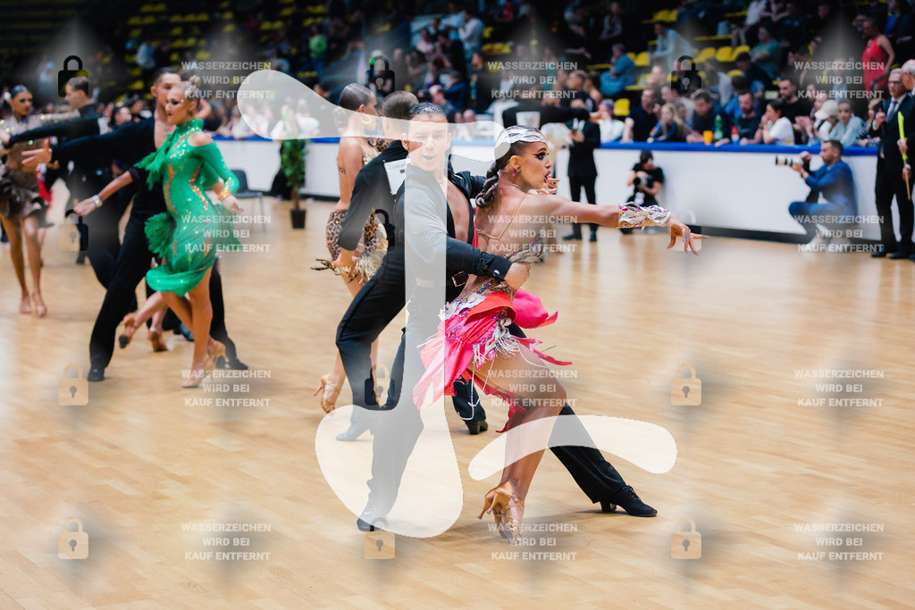 Hessen Tanzt WDSF Open Youth Latin 7th (68) Ivan Smekalkin _ Yeva Liermontova (Schwarz-Weiß-Club Pforzheim)-2025-05-17-1332 | Webshop for digital downloads and prints of dance sport, event & show photographer Julian Link - Realisiert mit Pictrs.com