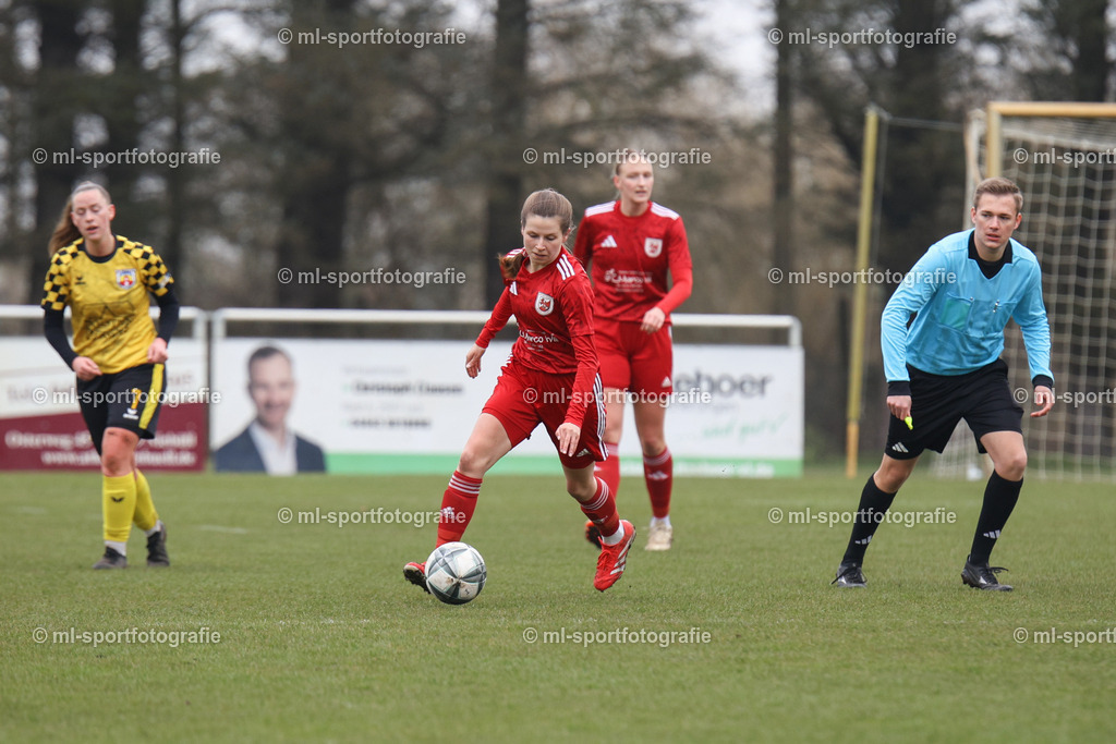 Fußball I Frauen I Saison 2025/2026 I Oberliga Schleswig-Holstein I 14. Spieltag I SV Frisia 03 Risum-Lindholm - SV Wahlstedt | ml-sportfotografie - Realisiert mit Pictrs.com