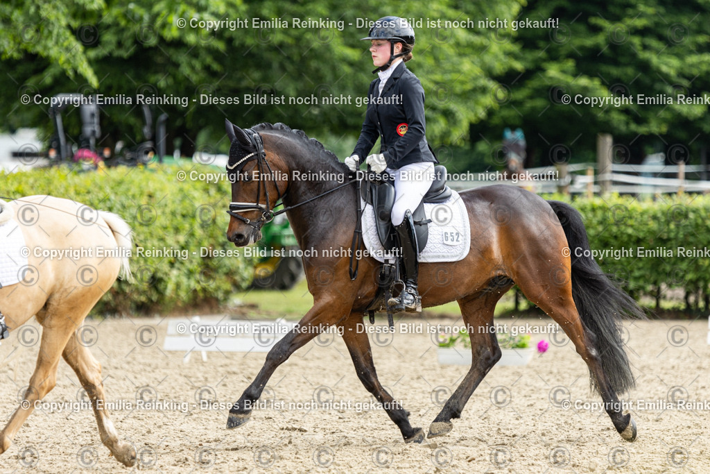 CL5A6110 | Emilia Reinking Fotografie - Realisiert mit Pictrs.com