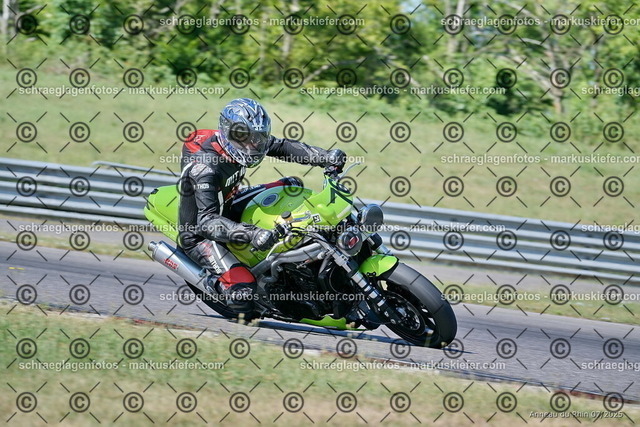 25bt04-0153 | markuskiefer.com - Realisiert mit Pictrs.com