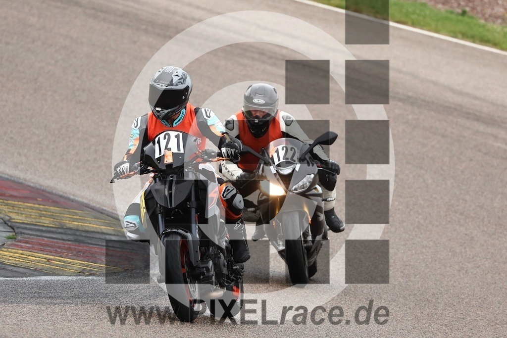 0121-20260630_12579 | Schöne Erinnerungen an spannende Momente - das festzuhalten ist unser Job. PIXELrace.de ist seit 2003 auf den Rennstrecken Europas unterwegs um die Action draußen beim Fahren und die wunderbare Stimmung imm Fahrerlager für euch einzufangen.