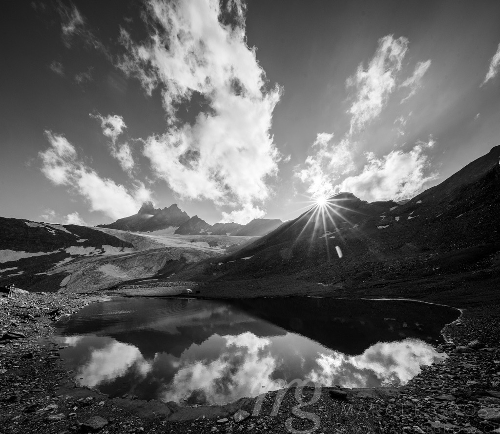 20240821-Arolla-240-HDR-Pano | Die ideale Geschenkidee für Naturliebhaber. Naturbilder von Marcel Gross Photography für ihr Zuhause in den verschiedensten Formaten und Materialien. - Realisiert mit Pictrs.com