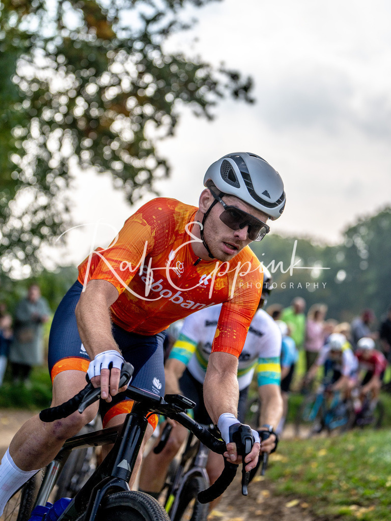 20251012_DSC02522 | Sportfotografie, Eventfotografie, Porträtfotografie, Radsport Fotograf, Triathlon Fotograf, Düsseldorf Fotograf, Köln Fotograf, Actionfotografie, Teamfotografie, Peoplefotografie, Business Portraits, Veranstaltungsfotografie, Reportagefotografie - Realisiert mit Pictrs.com