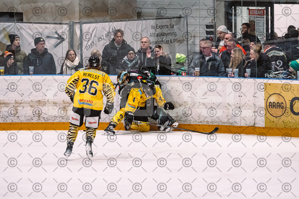 Alligators_vs_Bayreuth_16_01_2026-28 | Höchstadt Alligators Fotogalerie: Eishockey-Action aus Franken. Professionelle Spielfotos, Portraits & Stadionbilder zum Download. Jetzt entdecken! - Realisiert mit Pictrs.com