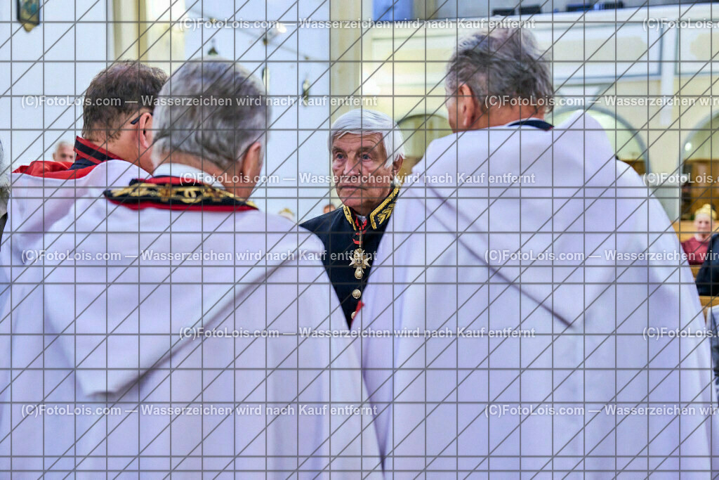 ALP3791_Jeanne de Ferrette_Kranzniederlegung_Templer Orden | (C)FotoLois.com, Alois Spandl, 700stes Hochzeitsjubiläum - Albrecht II. mit Johanna von Pfirt in Thann (FR) im März 2024. Empfang des Organistionskommitees aus der Region Ferrette (Pfirt)/Thann aus dem Elsass mit Empfang durch die Stadtgemeinde und Bezirkshauptmannschaft Scheibbs im Schloss Scheibbs und anschließender Kranzniederlegung in der Kartausenkirche über der Krypta des Gründerehepaares durch Mitglieder des Templer Ordens im Beisein von Mitgliedern der Goldhaubengruppen, Fr 22. September 2023.