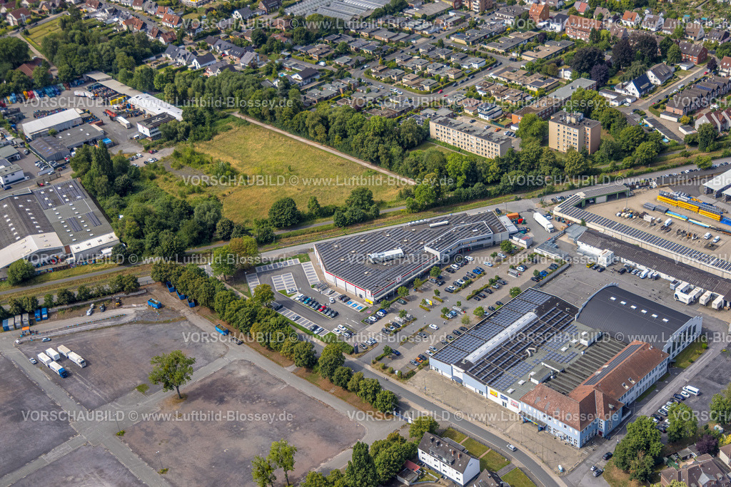 Hamm250701111Mitte | Luftbild, Zentralhallen Hamm Veranstaltungsstätte und Kaufland Supermarkt mit Solardach Solarpaneelen, Parkplatz, Mitte, Hamm, Ruhrgebiet, Nordrhein-Westfalen, Deutschland