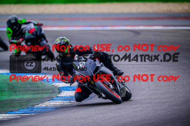 MaZZes_FotoMatrix_240614_6007705_9101 | ROT