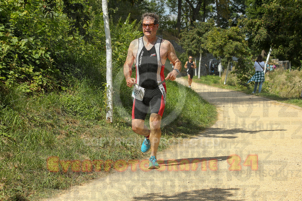 250824_1332_EX1_2772 | Sportfotografie im Rhein-Sieg Kreis, Köln, Bonn, NRW, Rheinland Pfalz, Hessen, etc. Unser Tätigkeitsfeld umfasst den Laufsport vom Volkslauf über den Marathon, Duathlon, Triathon bis zum Ultralauf wie Kölnpfad Ultra oder Schindertrail.