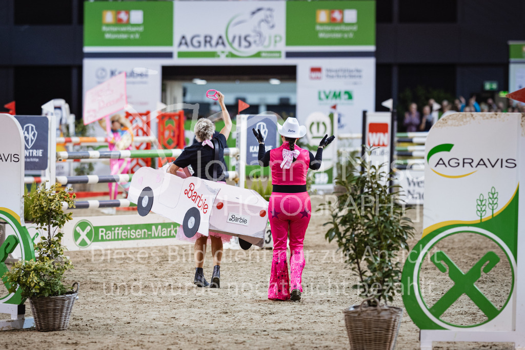 240113_Münster_Kostümspringen-403 | Deine schönsten Turniermomente als professionelle Fotos! Entdecke hochwertige Pferdesport-Fotografie im Online-Shop. Jetzt Fotos finden & bestellen!