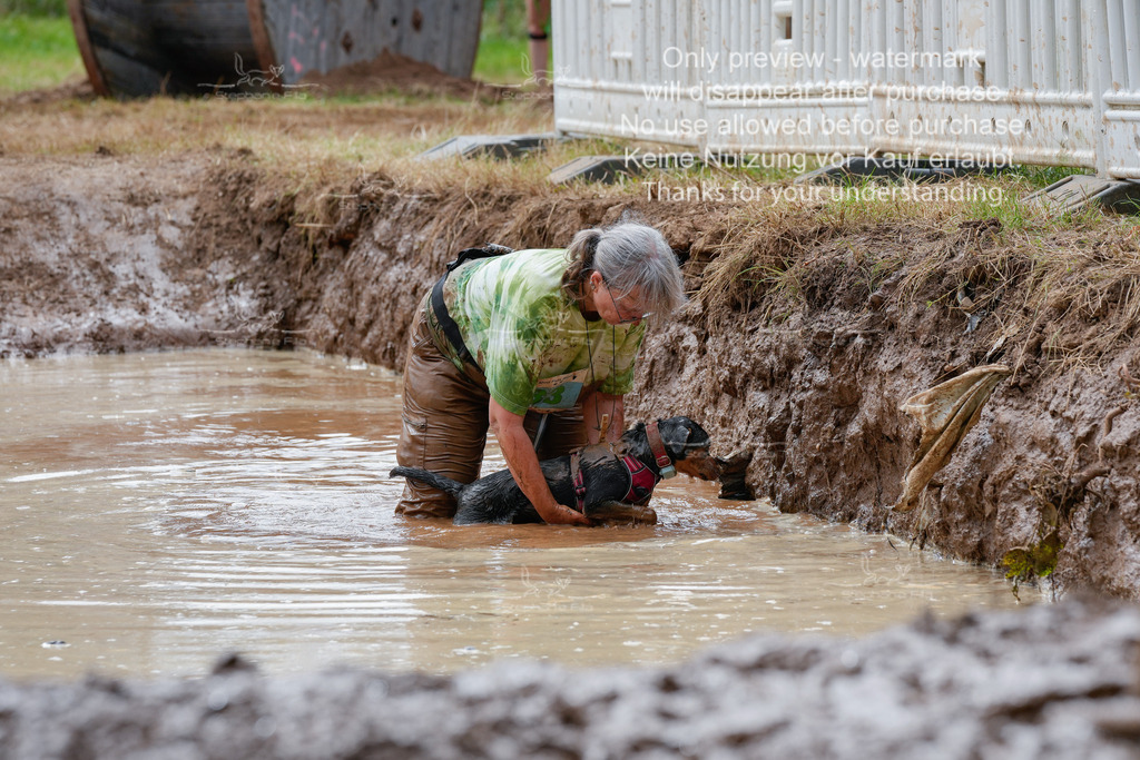 Schlamm_mit_Hund (417 von 460) | stephaniefillaphotographie - Realisiert mit Pictrs.com