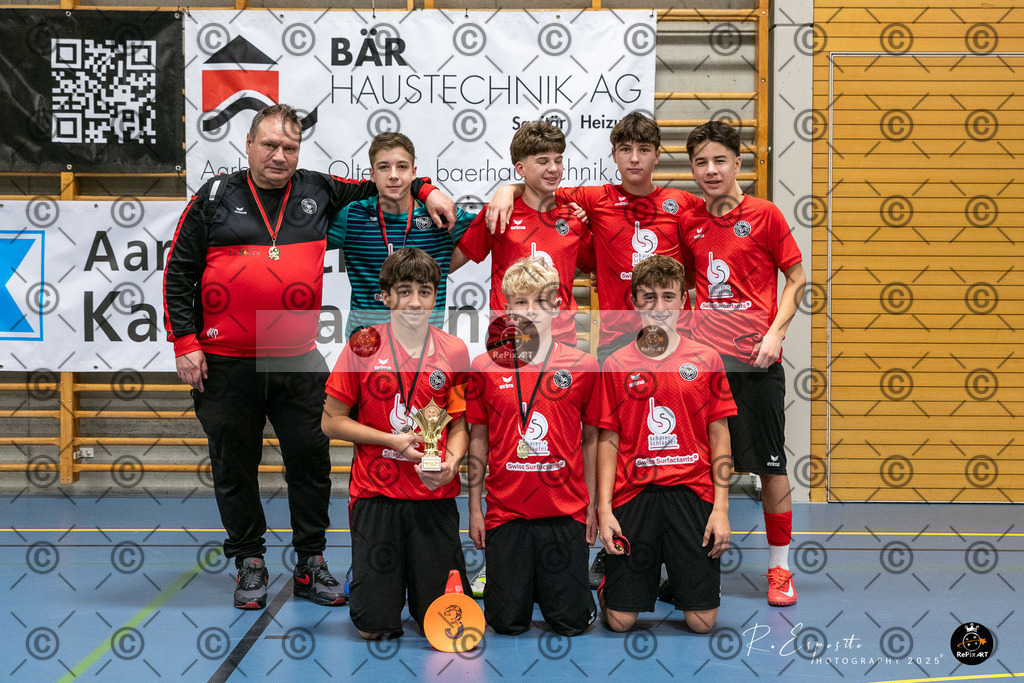 20251129_FCR-Hallenturnier-C_RAW-4_030-2 | Sport und Naturfotografie von Roberto Esposito zeigt echte Momente Bewegung und die Schönheit der Natur. Ausdrucksstarke Bilder schaffen Emotionen.