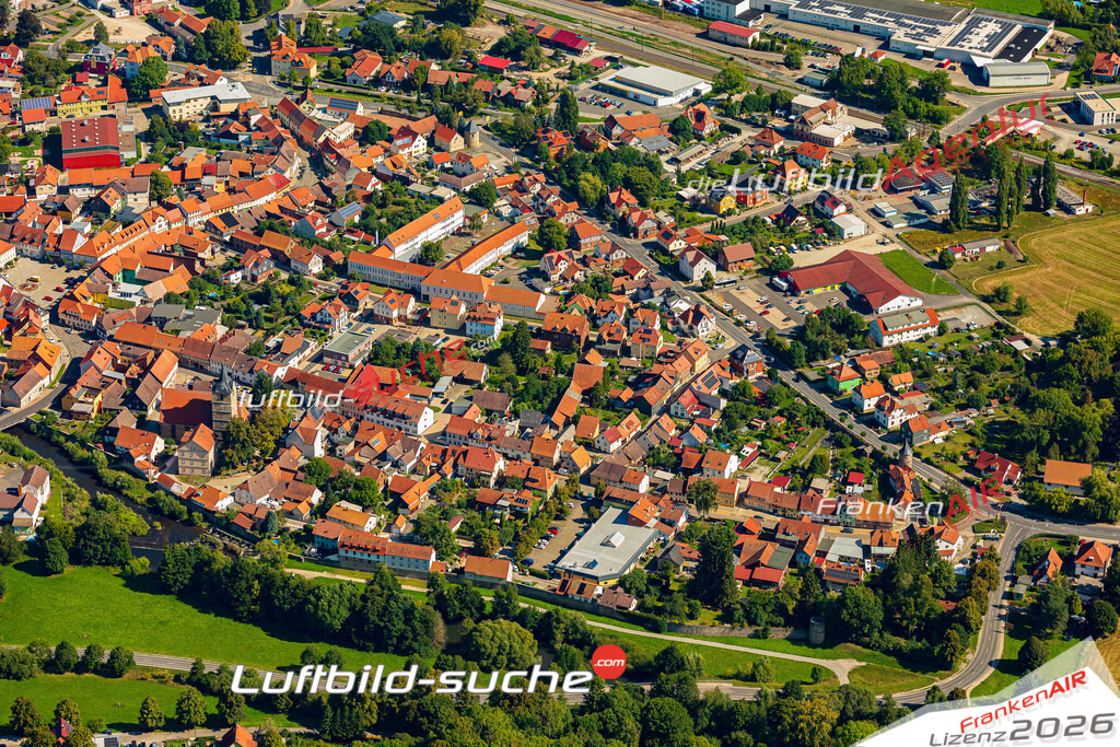 Vs Google Maps Themar - Die Luftaufnahme wurde 2025 vom UL-Flugzeug heraus erstellt ( keine Drohnenaufnahme ) - Hochauflösende Luftaufnahme - für Wandbilder und großformatige Ausdrucke geeignet. Das besondere Geschenk!Hier alle&nbsp;Infos zur Lizenzierung der LuftaufnahmeWir fliegen auch dieses Jahr wieder in Ihre Region um Luftbilder zu erstellen.- Luftbild anfragen