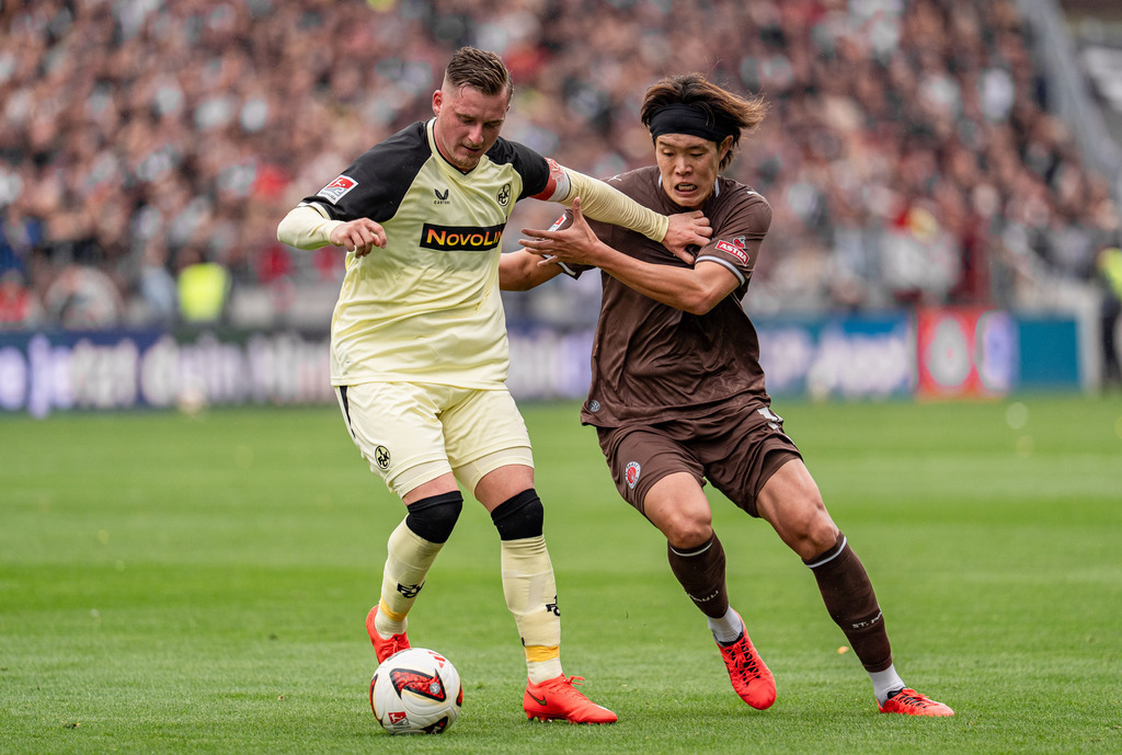 FCSP_YD-00227 | Der offizielle Shop für FC St. Pauli Fotos. Wähle aus Spielszenen & Fanmomenten dein FCSP Wunschformat. Wir liefern Millerntor-Atmosphäre.