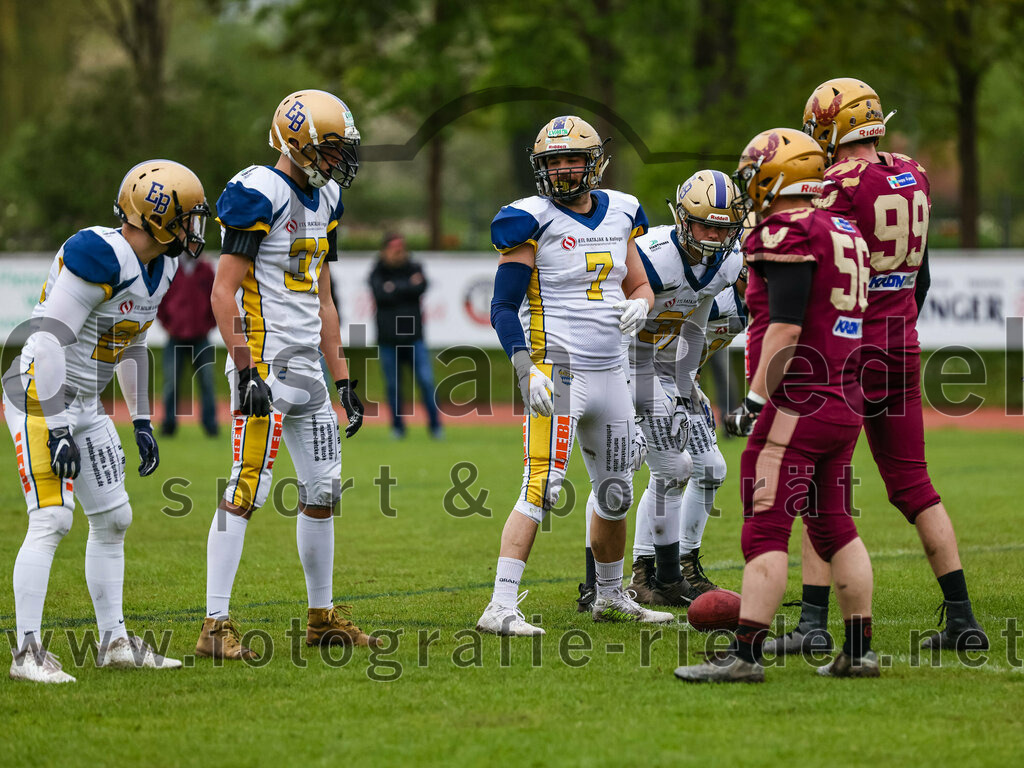 2022-04-30_131_Erding_Bulls_gegen_Regensburg_Phoenix | Erding, Deutschland, 30.04.2022:
Football, Regionalliga 2022, 1. Spieltag, Erding Bulls gegen Regensburg Phoenix

Foto: Christian Riedel / fotografie-riedel.net