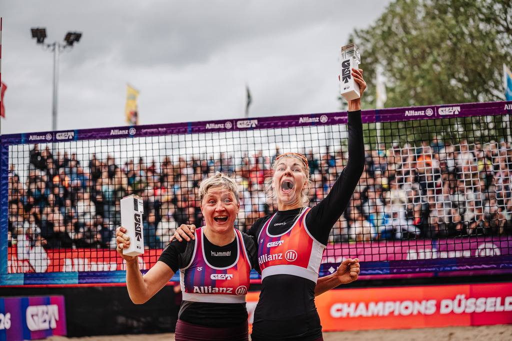 Beachvolleyball | Frauen | Allianz German Beach Tour 2026 | Tourstop Düsseldorf | 17.05.2026 | v.l. Melanie Gernert und Nele Barber gewinnen das Turnier in Düsseldorf
