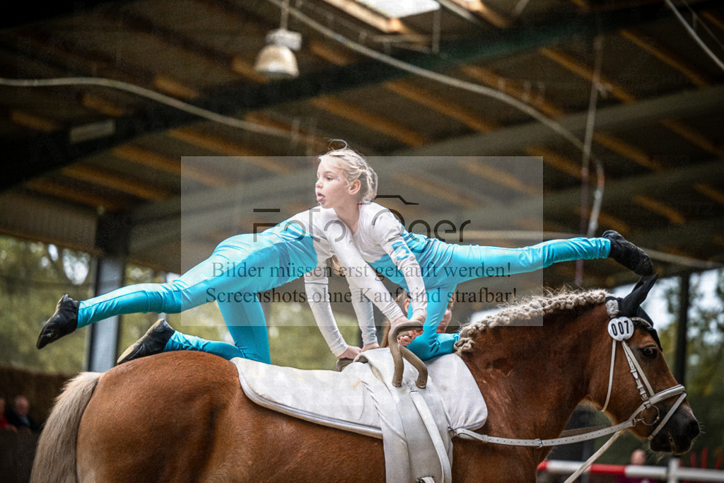 DOS_0235 | Entdecke hochwertige Reitturnierfotos von Foto Oger. Professionell, emotional und authentisch – jetzt Lieblingsmomente im Shop bestellen.Deutschlandweite Turnierfotografie. - Realisiert mit Pictrs.com