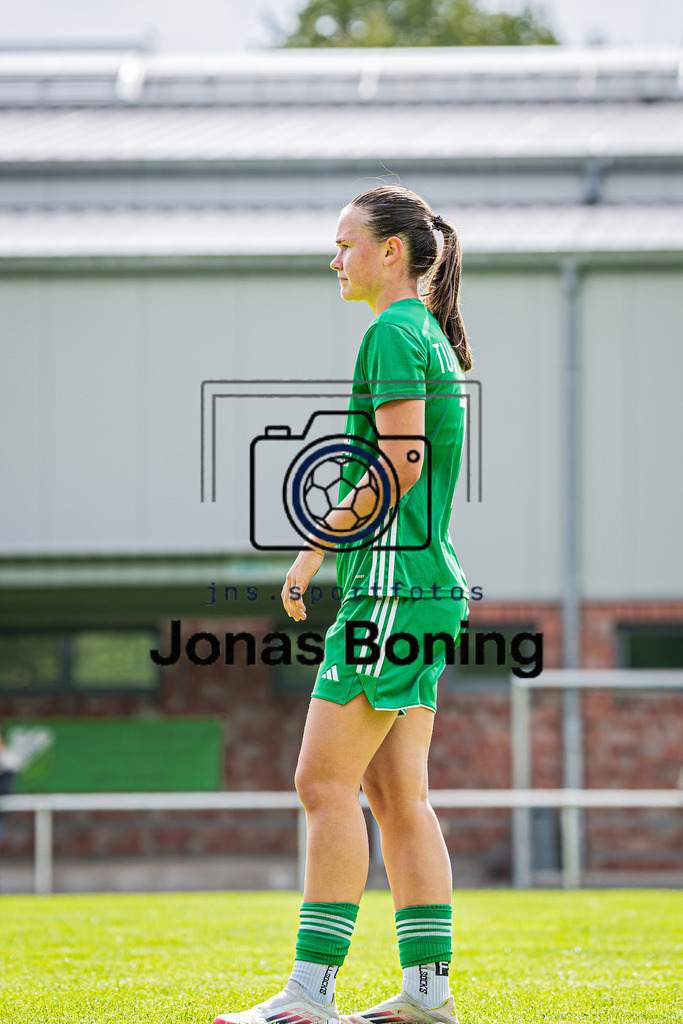 Fußball I Frauen I Saison 2026-2027 I Oberliga Niedersachsen I 1. Spieltag I TuS Lutten - BW Hollage I 53571 | jns.sportfotos - Realisiert mit Pictrs.com