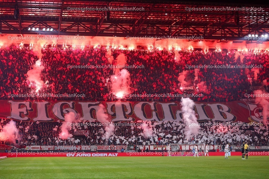 1FC14012601012 | 14.01.2026, Fußball, 1. FC Köln - FC Bayern München, 1. Fußball Bundesliga, 17. Spieltag, RheinEnergie-STADION, Saison 2025 2026: Die Fightclub Choreografie vor dem Spiel  DFB regulations prohibit any use of photographs as image sequences and or quasi-video.