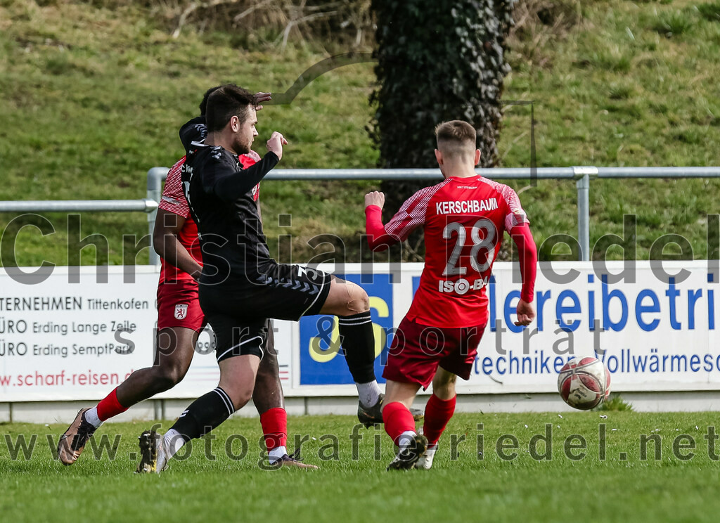 2024-02-24_063_FC_Schwaig_gegen_TSV_1880_Wasserburg | Oberding, Deutschland, 24.02.2024:
Fußball, 2. Runde Qualifikation TOTO-Pokal 2023 / 2024, 1. Spieltag, FC Schwaig gegen TSV 1880 Wasserburg, Endergebnis: 2:3

Tobias Bartl (FC Schwaig, #37), Manuel Kerschbaum (TSV 1880 Wasserburg, #28)

Foto: Christian Riedel / fotografie-riedel.net