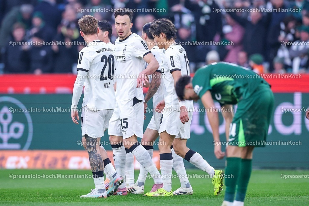 BMG13122501029 | 13.12.2025, Fußball, Borussia Mönchengladbach - VfL Wolfsburg, 1. Fußball Bundesliga, 14.Spieltag, Borussia-Park, Saison 2025 2026: Torjubel nach dem Tor zum 1:1 durch Torschütze Haris Tabakovic&nbsp;(Borussia Mönchengladbach #15)    DFB regulations prohibit any use of photographs as image sequences and or quasi-video.