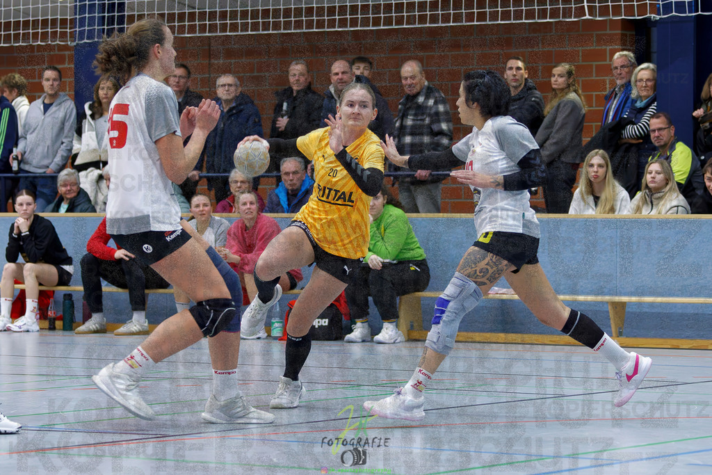 Frauen Oberliga Mitte (HHV); HSG Eibelshausen/Ewersbach - HSG Wettenberg II | Frauen Oberliga Mitte (HHV); HSG Eibelshausen/Ewersbach - HSG Wettenberg II am 13.12.2025 in Steinbrücken (Sporthalle am Hammerweiher)Photo © 2025 - Jörg Heinrich - Realisiert mit Pictrs.com