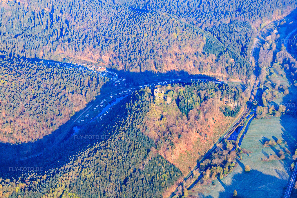 Luftbild: Burgruine Neudahn in Dahn im Bundesland Rheinland-Pfalz in Deutschland. Foto: IMG_39640.jpg vom 16.04.2011 durch Werner Riehm/FLY-FOTO.deAuflösung des Originals: 4752 x 3168 px