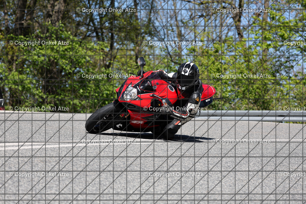 IMG_7333 | Fotograf am Kyffhäuser. Onkel Atze. Kyffhäuser Rennstrecke. Café36. Motorsportfotografie. - Realisiert mit Pictrs.com