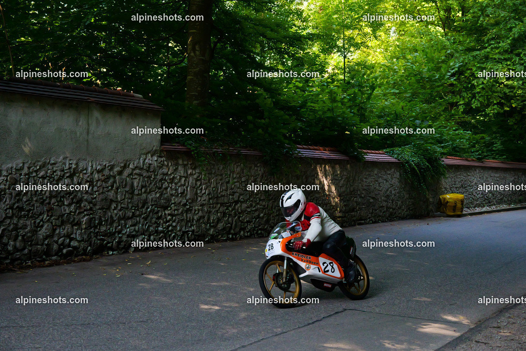 P1015297 | Erleben Sie atemberaubende, hochqualitative Fotos Ihrer Fahrt entlang der malerischen Alpenstraßen. Besuchen Sie alpineshots.com, um professionelle Aufnahmen Ihrer unvergesslichen Reise zu finden und zu kaufen - Realisiert mit Pictrs.com