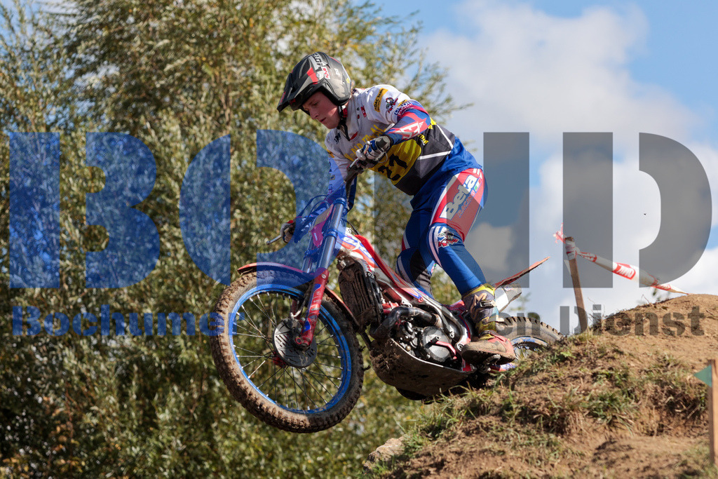 SES_DMTRIA20240929-5 | bond - Realisiert mit Pictrs.com