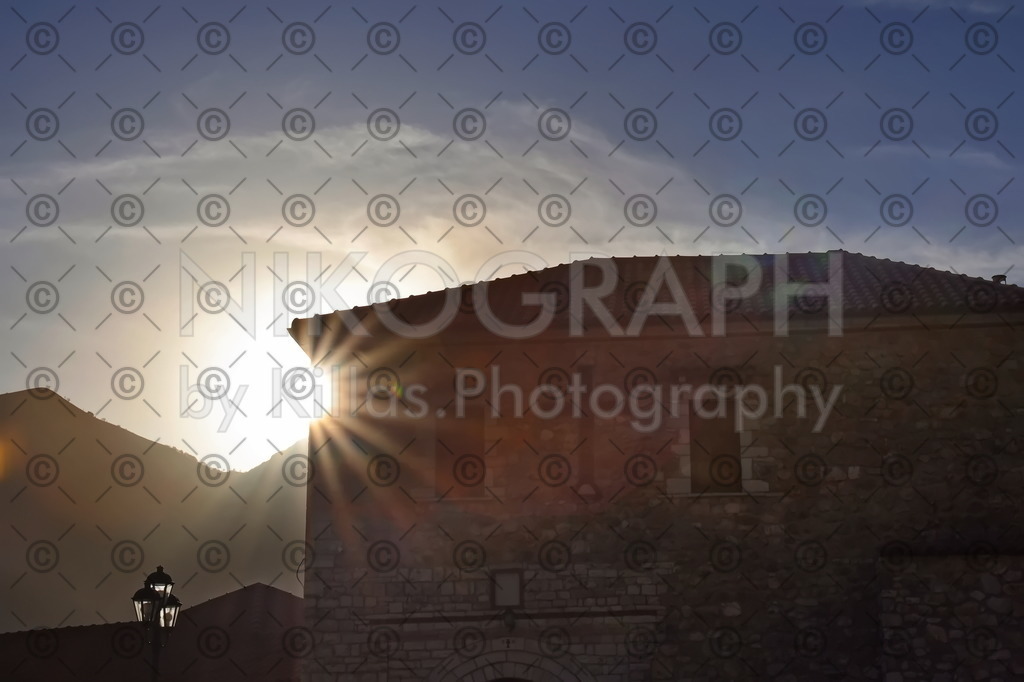 Kloster Giroméri - Iera Moni Giromeriou | Das Kloster „Iera Moni Giromeriou“ liegt in der Präfektur Thesprotia im Nordwesten von Griechenland, rund acht Kilometer von der Stadt Filiates entfernt. Auf der Bergkette Farmakovouni wurde das Kloster Anfang des 14. Jahrhunderts auf einer Höhe von rund 300 Metern gegründet.