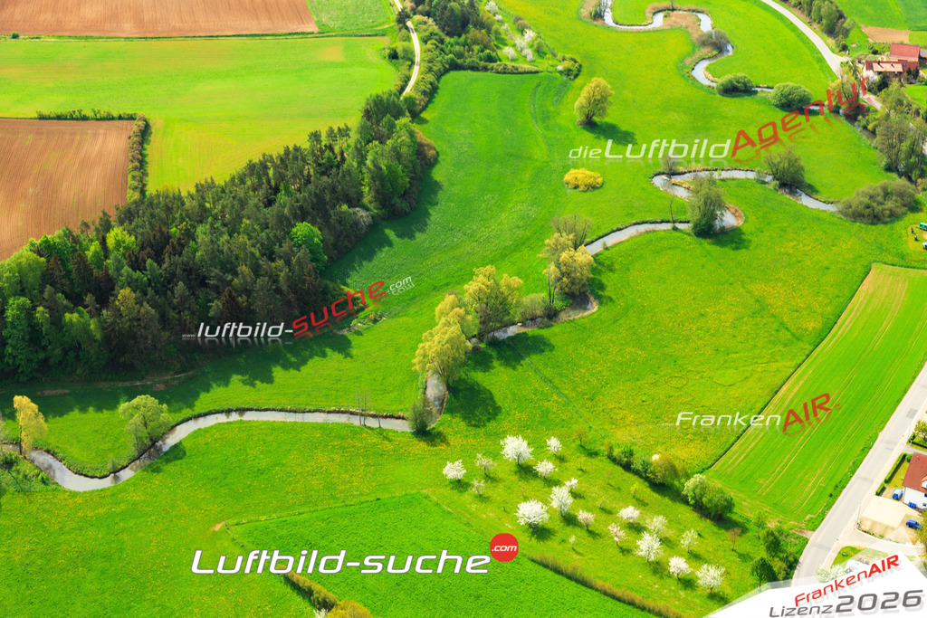 Die Luftaufnahme Treppendorf - Hollfeld wurde vom UL-Flugzeug (keine Drohne) aus fotografiert.Hohe Druck- Auflösung-die Geschenkidee!