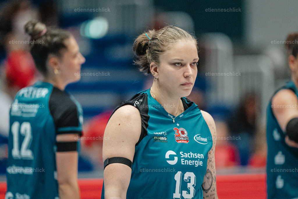 Dresdner SC - Binder Blaubären TSV Flacht, DEKRA 1. Bundesliga Frauen, Volleyball | Im Bild: Lena Kindermann (13, Dresdner SC)24.10.2026, Dresdner SC -  Binder Blaubären TSV Flacht, DEKRA 1. Bundesliga Frauen, Volleyball, Deutschland, Dresden, Cyberport Arena