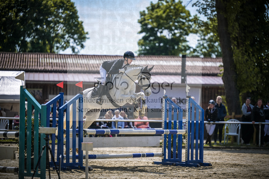 DOS_9028 | Entdecke hochwertige Reitturnierfotos von Foto Oger. Professionell, emotional und authentisch – jetzt Lieblingsmomente im Shop bestellen.Deutschlandweite Turnierfotografie. - Realisiert mit Pictrs.com