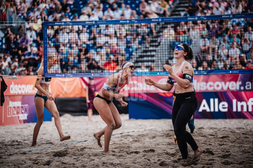 Beachvolleyball | Frauen | Deutsche Meisterschaften 2025 Timmendorfer Strand | 05.09.2025 | v.l. Sandra Ittlinger und Anna-Lena Grüne jubeln