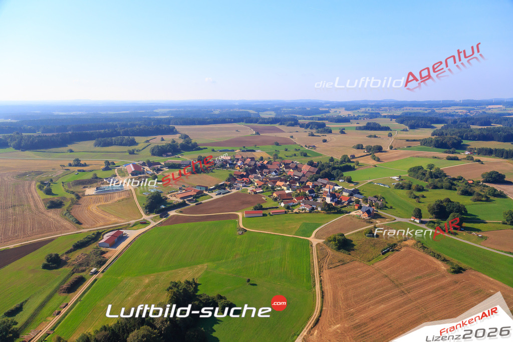 Die Luftaufnahme Weiden - Weismain wurde vom UL-Flugzeug (keine Drohne) aus fotografiert.Hohe Druck- Auflösung-die Geschenkidee!