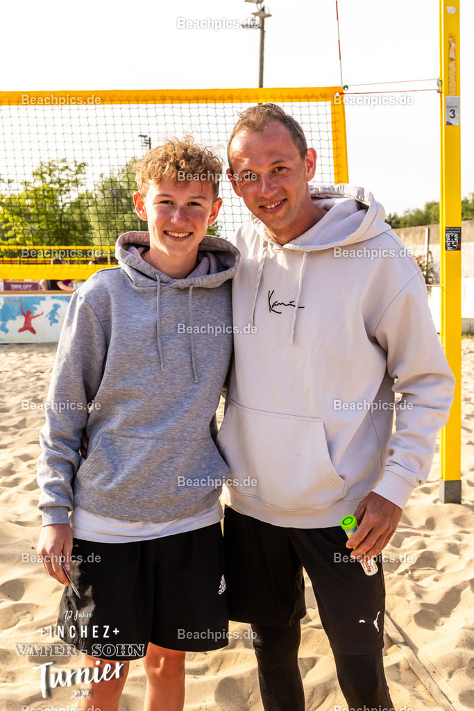 2024-00099947-Vater-Sohn-Turnier-2 | 09.05.2024; Berlin Foto: Gerold Rebsch - www.beachpics.de