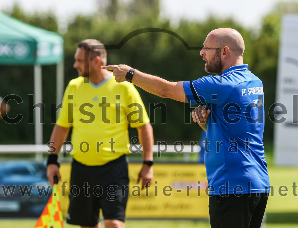 2023-07-22_060_FC_Eitting_gegen_FC_Moosinning | Eitting, Deutschland, 22.07.2023:
Fußball, Kreisliga 2023 / 2024, Testspiel, FC Eitting gegen FC Moosinning, Endergebnis: 0:4

Trainer Thomas Zellermeyr (FC Eitting)

Foto: Christian Riedel / fotografie-riedel.net