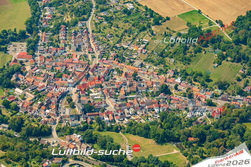 Luftbild der Stadt Bad Sulza - Die Luftaufnahme wurde 2025 vom UL-Flugzeug heraus erstellt ( keine Drohne ) - Hochauflösende Luftaufnahme - für professionelle Ausdrucke geeignet. Die Geschenkidee !Hier alle&nbsp;Infos zur Lizenzierung der LuftaufnahmeWir fliegen auch dieses Jahr wieder in Ihre Region um Luftbilder zu erstellen.- Luftbild anfragen