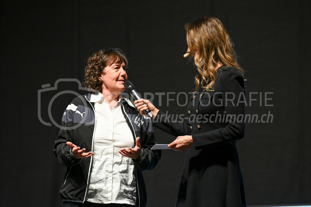 Winterthurer Sportehrung - 23. Februar 2023 | Winterthurer Sportehrung
AXA Arena, Winterthur
Sportförderin Martina Krebs (HC Rychenberg).
Bild: Sportfotografie Markus Aeschimann | www.markus-aeschimann.ch - Realisiert mit Pictrs.com