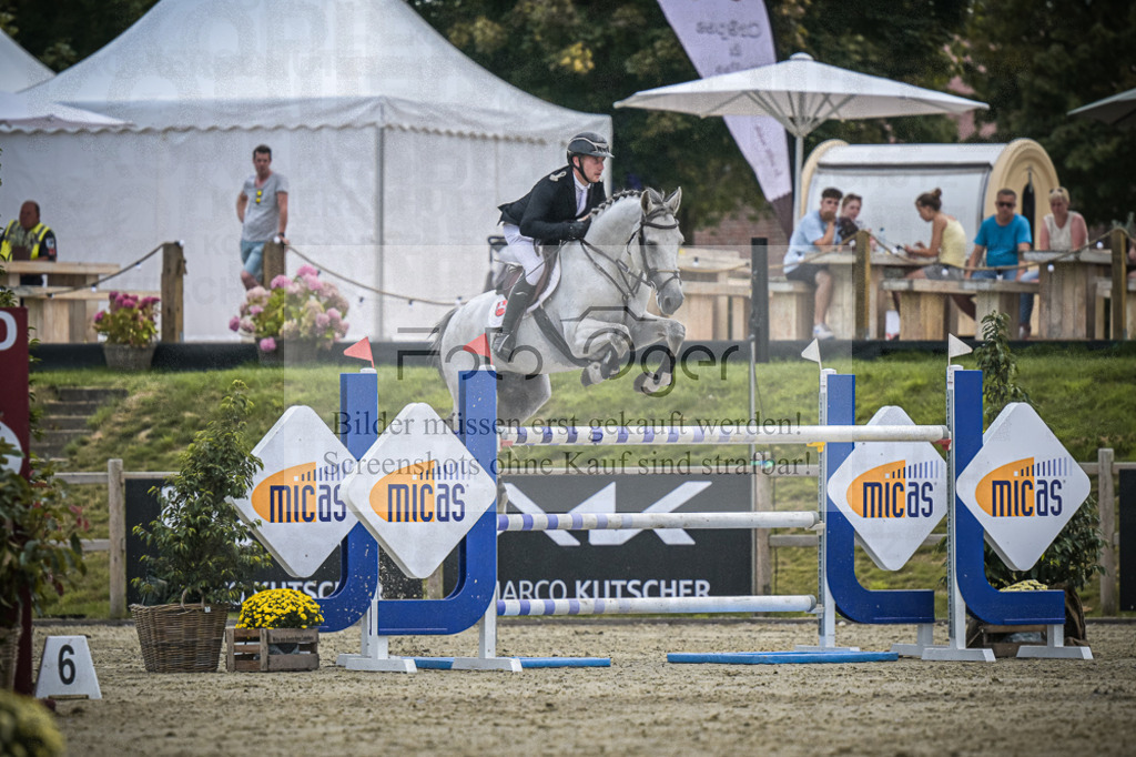 DOS_2367 | Entdecke hochwertige Reitturnierfotos von Foto Oger. Professionell, emotional und authentisch – jetzt Lieblingsmomente im Shop bestellen.Deutschlandweite Turnierfotografie. - Realisiert mit Pictrs.com