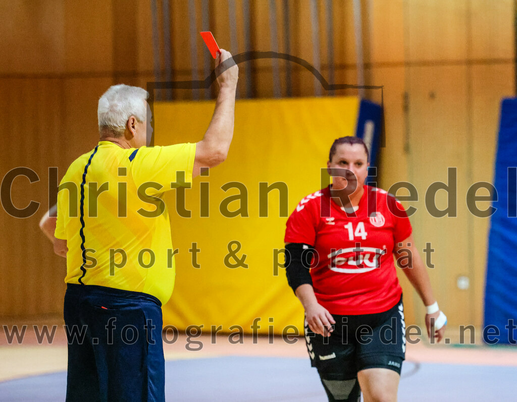 2023-11-04_064_SpVgg_Altenerding_gegen_TV_Altoetting | Erding, Deutschland, 04.11.2023:
Handball, Bezirksoberliga Frauen Altbayern 2023 / 2024, 6. Spieltag, SpVgg Altenerding gegen TV Altötting, Endergebnis: 28:26

Birgit Schotterer (TV Altötting, #14)

Foto: Christian Riedel / fotografie-riedel.net
