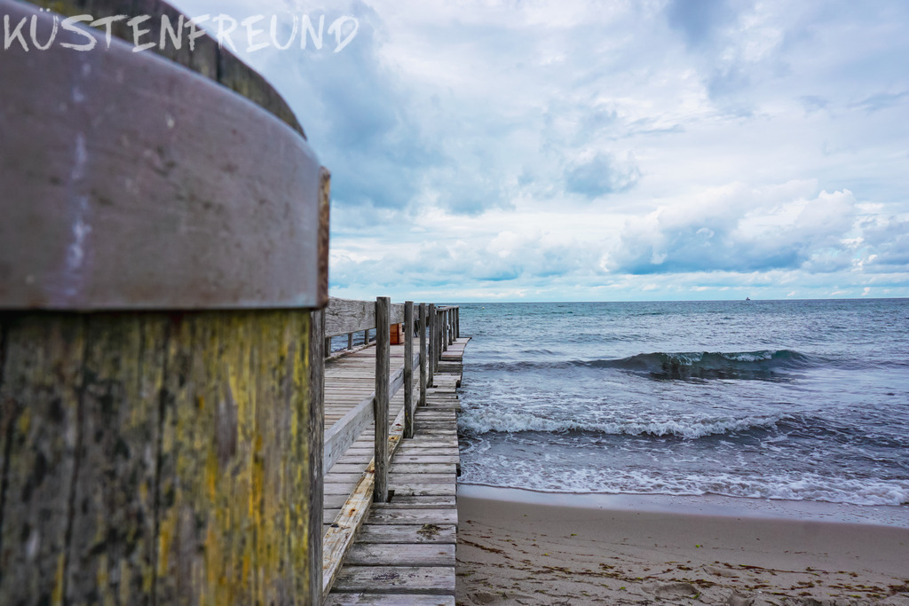 Steg - Mystsich - Wilde Wetter | Entdecke deine Lieblingslandschaft von der Küste – auf Ostsee Leinwand, Nordsee Leinwand, Alu Dibond oder Acrylglas, passend für jeden Geschmack und Raum.