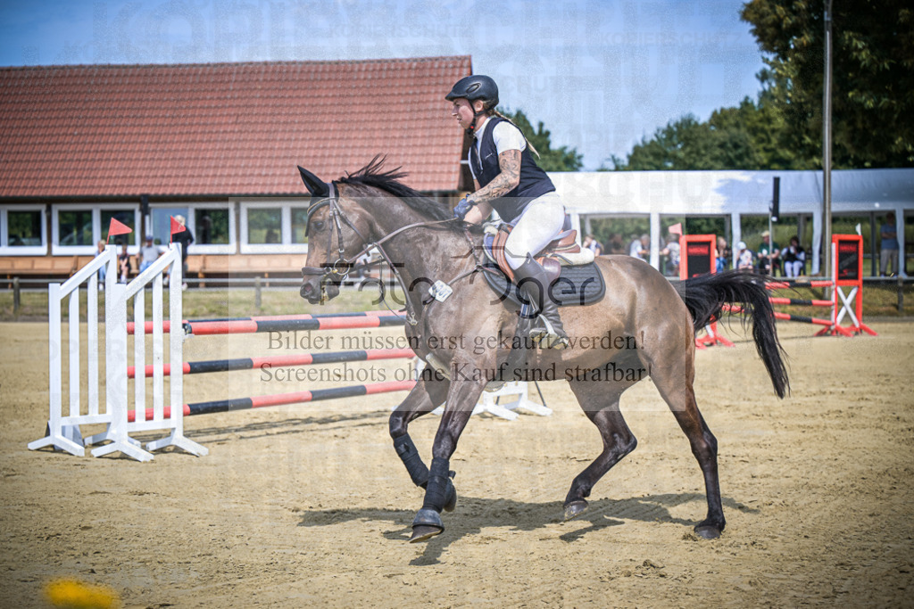 DOS_8986 | Entdecke hochwertige Reitturnierfotos von Foto Oger. Professionell, emotional und authentisch – jetzt Lieblingsmomente im Shop bestellen.Deutschlandweite Turnierfotografie. - Realisiert mit Pictrs.com