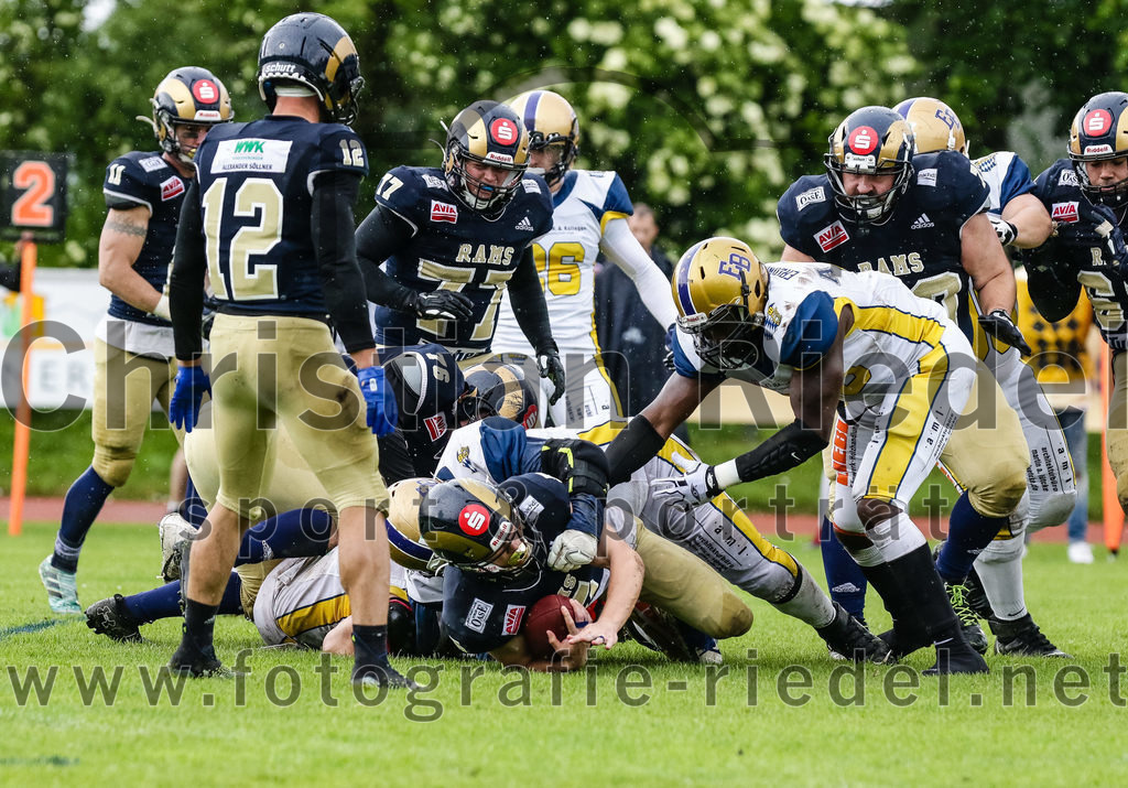 2022-05-29_114_Erding_Bulls_gegen_Nuernberg_Rams | Erding, Deutschland, 29.05.2022:
Fußball, Regionalliga 2022, 5. Spieltag, Erding Bulls gegen Nürnberg Rams, Endergebnis: 10:16

Foto: Christian Riedel / fotografie-riedel.net